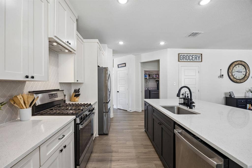 9036 Lakeside Drive, Fort Worth, TX 76179
