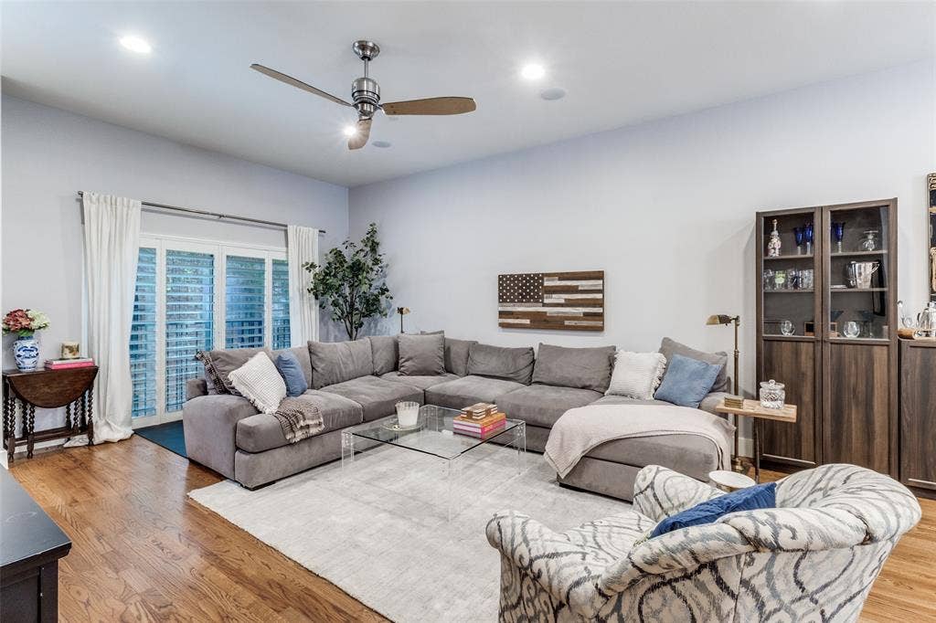 2411 N Hall Street, #31, Dallas, TX 75204 2411 N Hall Street, #31, Dallas, TX 75204