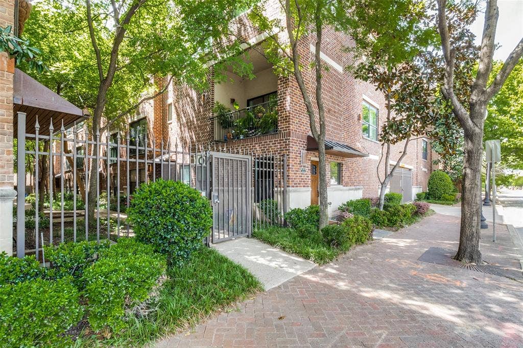 2411 N Hall Street, #31, Dallas, TX 75204 2411 N Hall Street, #31, Dallas, TX 75204