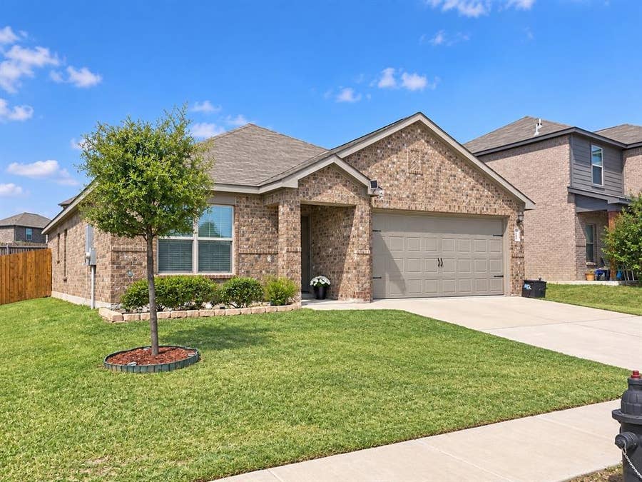 Property photo for 220 Drifter Drive, Newark, TX