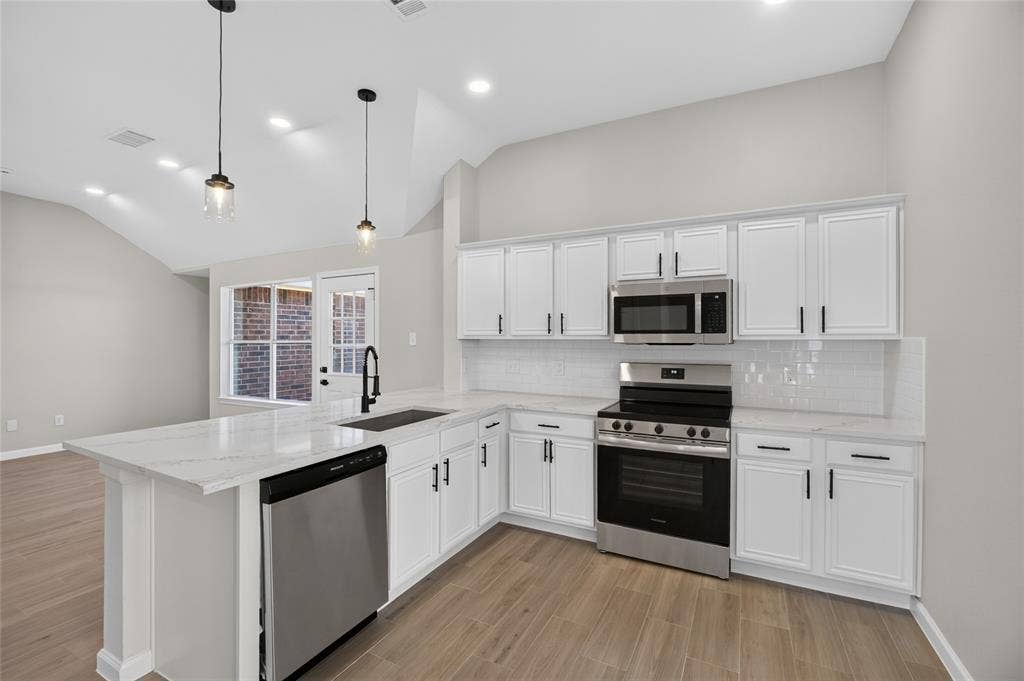 2221 Bridle Path Drive, Lancaster, TX 75146