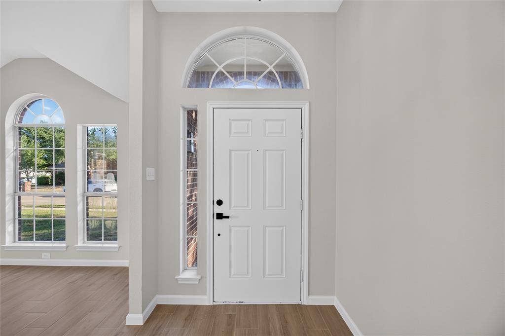 2221 Bridle Path Drive, Lancaster, TX 75146
