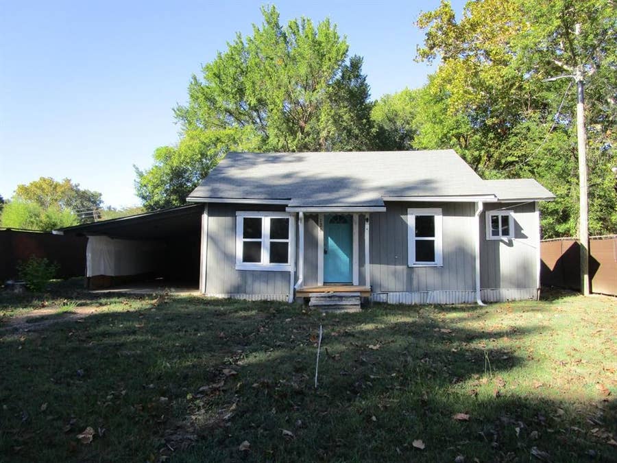 Property photo for 126 NW Beck Street, De Kalb, TX
