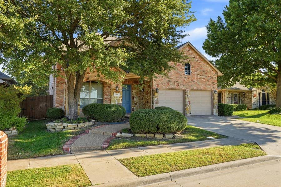 Property photo for 7506 Summit Trail Lane, Sachse, TX