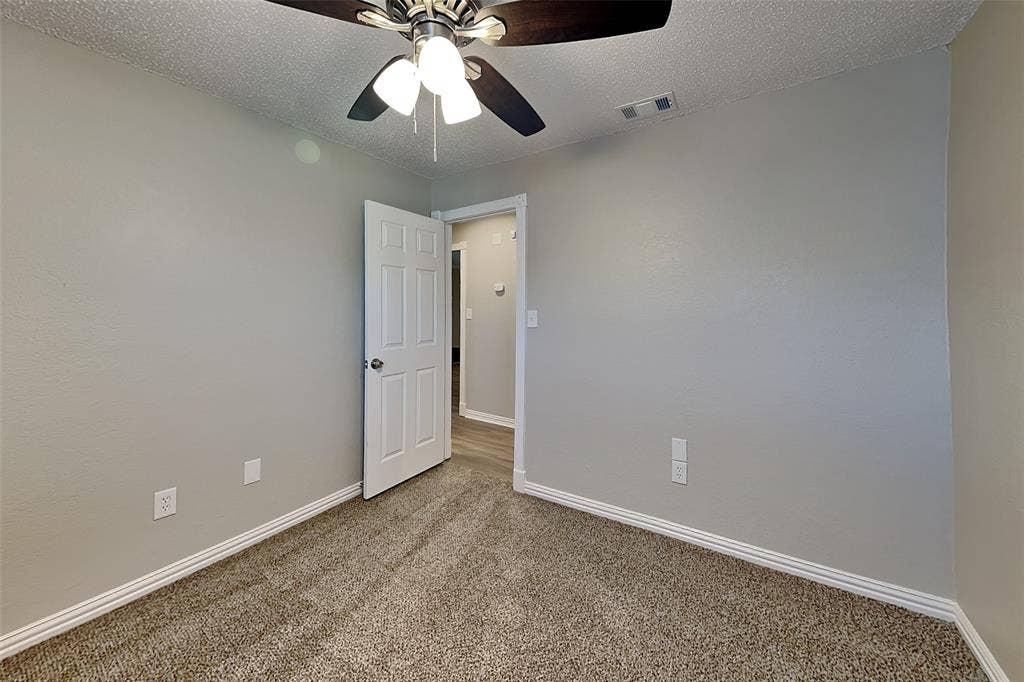 6633 Willow View Drive, Watauga, TX 76148