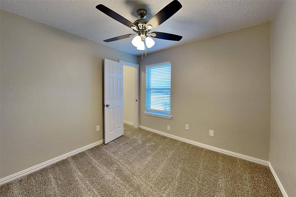 6633 Willow View Drive, Watauga, TX 76148