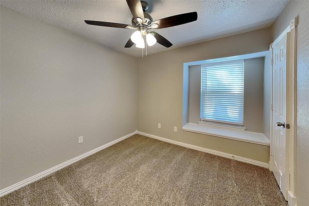 6633 Willow View Drive, Watauga, TX 76148
