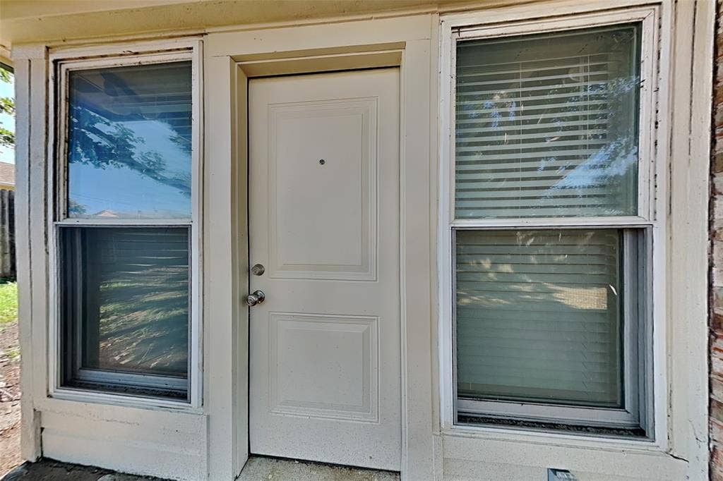 6633 Willow View Drive, Watauga, TX 76148
