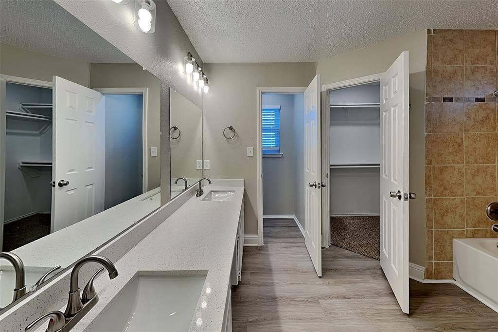 6633 Willow View Drive, Watauga, TX 76148