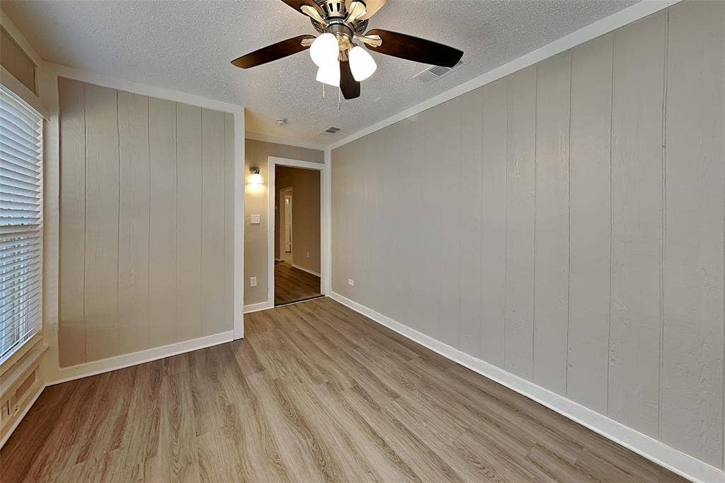 6633 Willow View Drive, Watauga, TX 76148