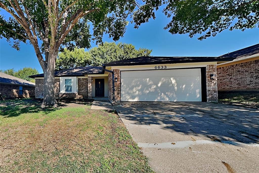 6633 Willow View Drive, Watauga, TX 76148