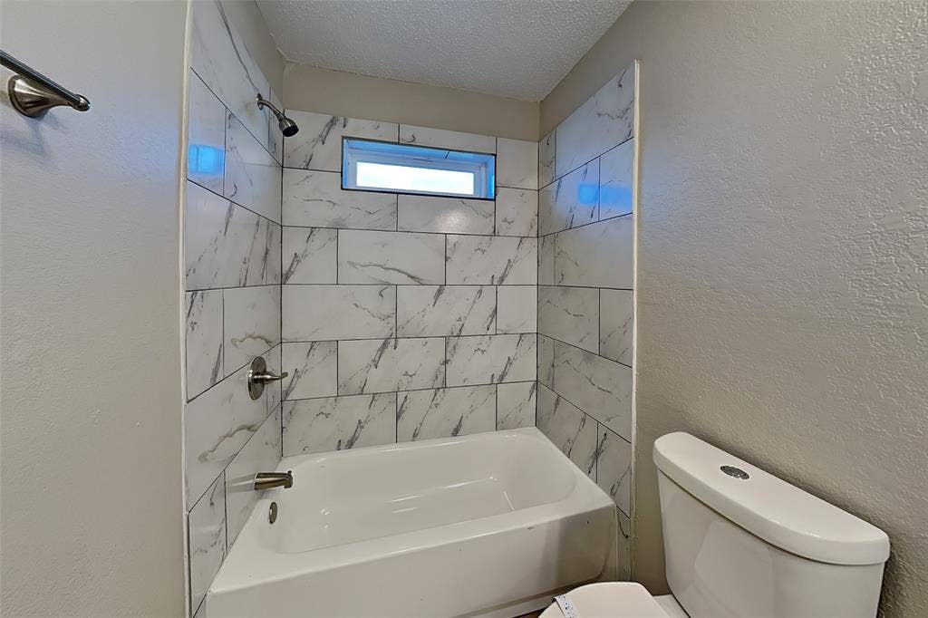 6633 Willow View Drive, Watauga, TX 76148