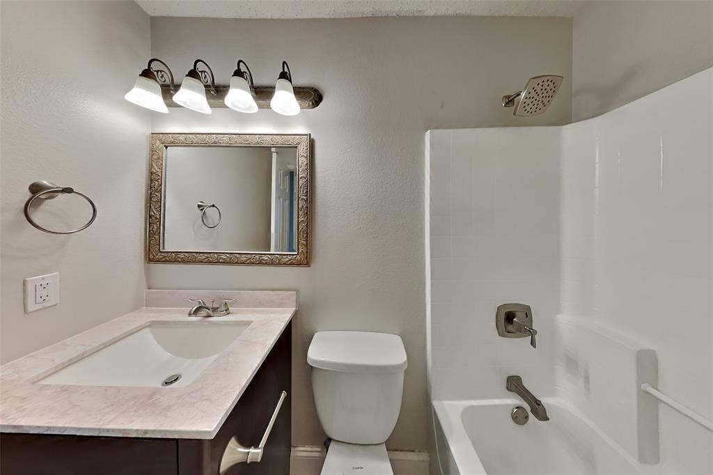1001 Stone Chapel Way, Fort Worth, TX 76179