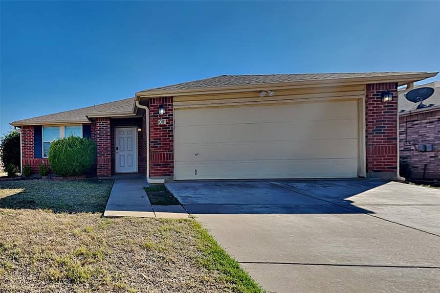 Property photo for 1001 Stone Chapel Way, Fort Worth, TX