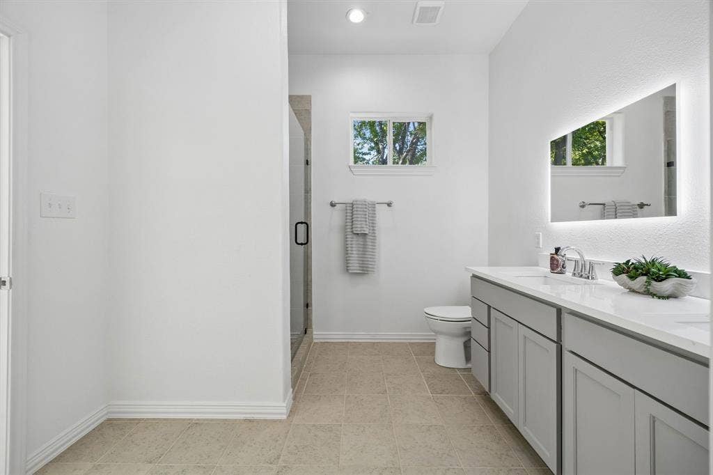 308 N Mcgraw Street, Forney, TX 75126 308 N Mcgraw Street, Forney, TX 75126