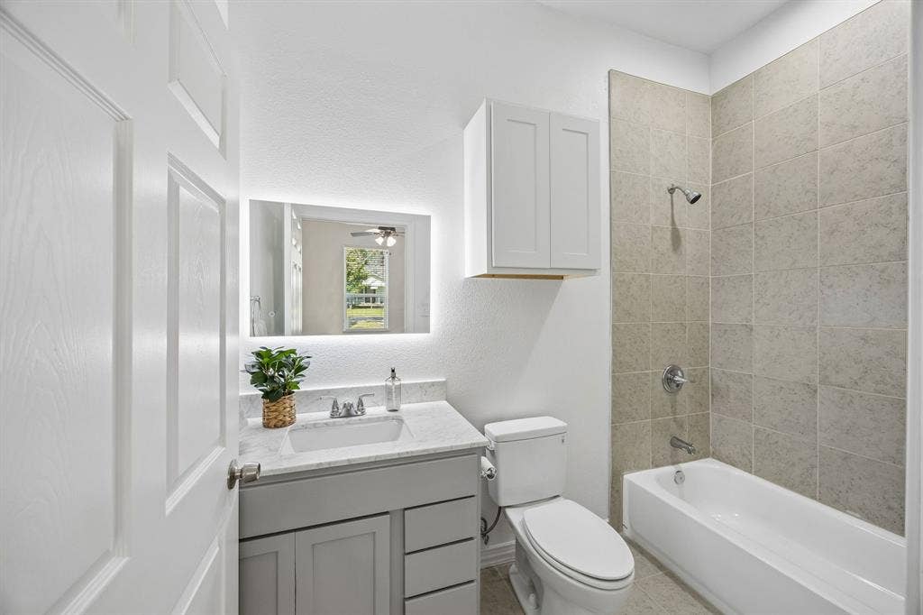 308 N Mcgraw Street, Forney, TX 75126 308 N Mcgraw Street, Forney, TX 75126