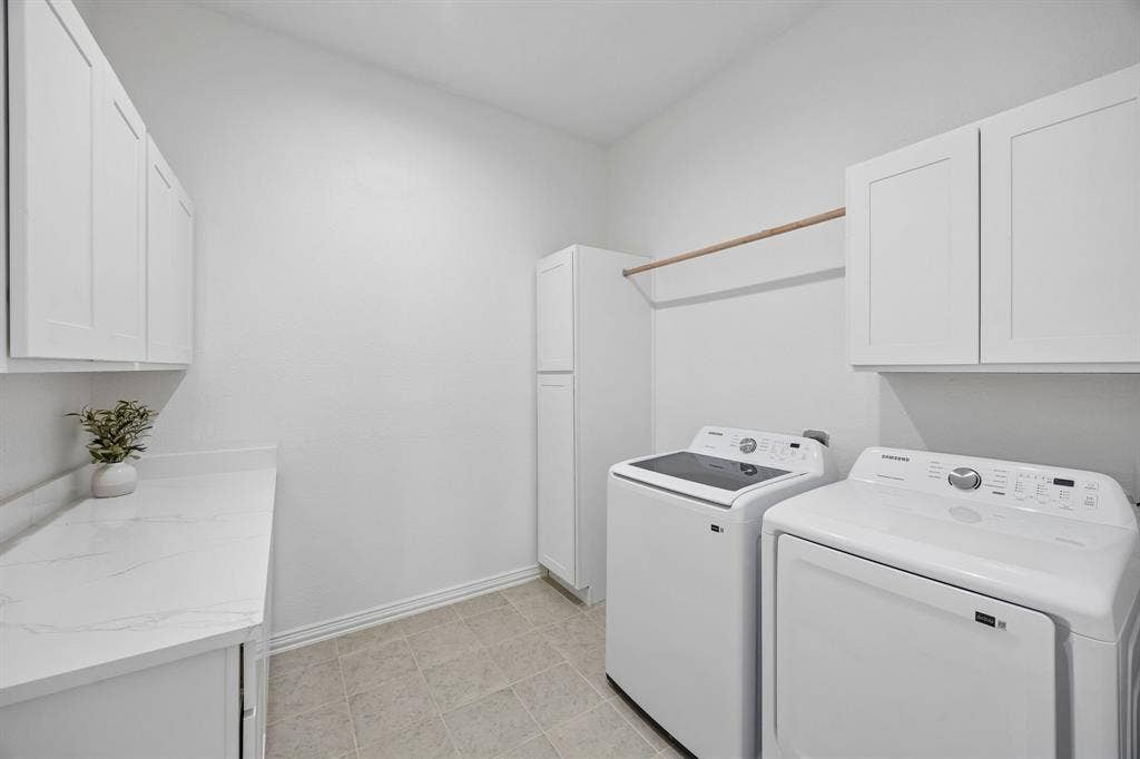 308 N Mcgraw Street, Forney, TX 75126 308 N Mcgraw Street, Forney, TX 75126