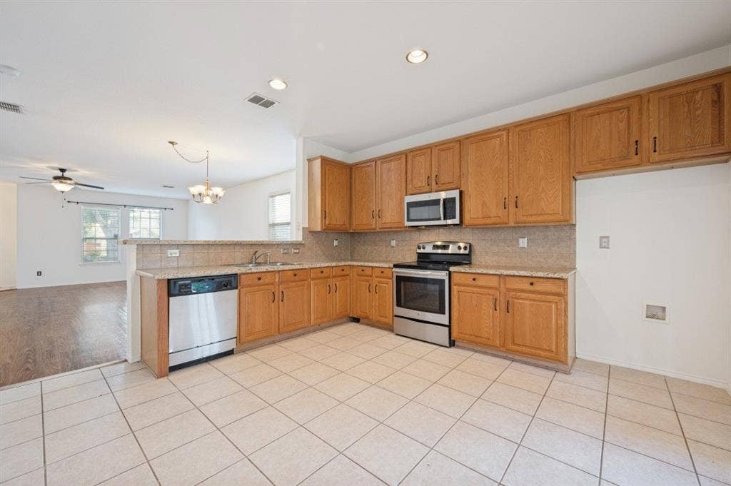 6608 Charles Trail, McKinney, TX 75072 6608 Charles Trail, McKinney, TX 75072