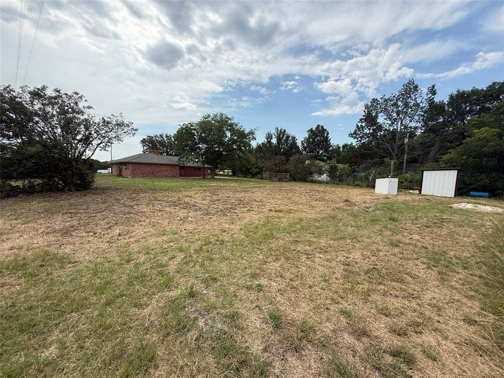 4724 E University Drive, Denton, TX 76208 4724 E University Drive, Denton, TX 76208