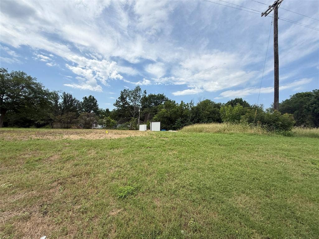4724 E University Drive, Denton, TX 76208 4724 E University Drive, Denton, TX 76208