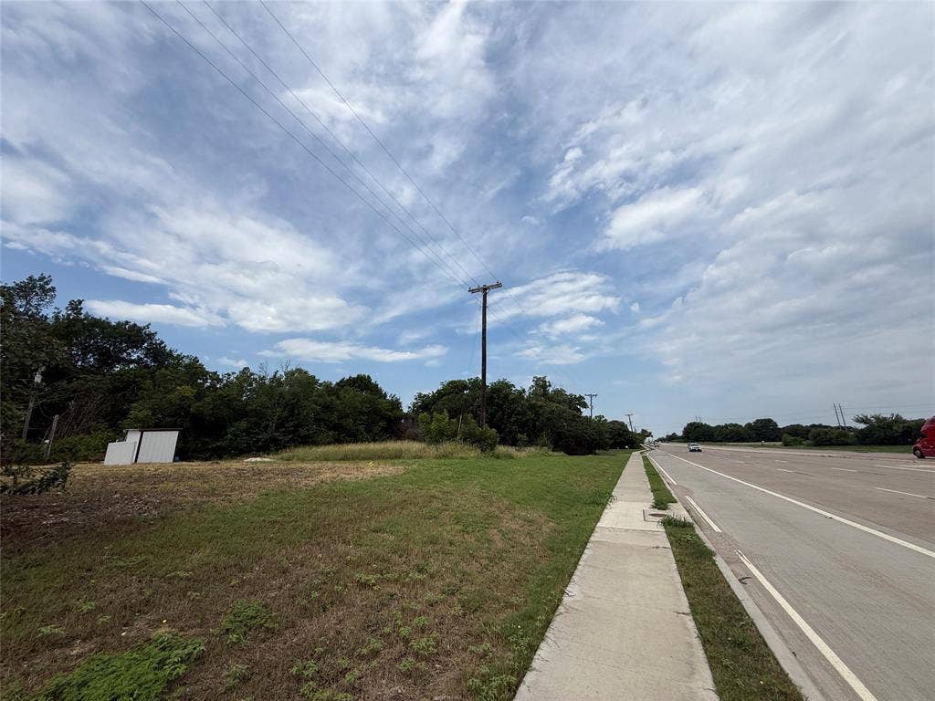 4724 E University Drive, Denton, TX 76208 4724 E University Drive, Denton, TX 76208