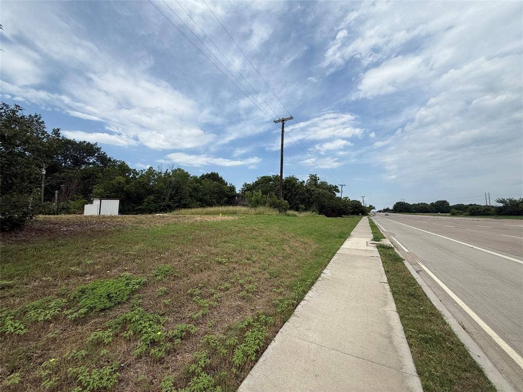 4724 E University Drive, Denton, TX 76208 4724 E University Drive, Denton, TX 76208