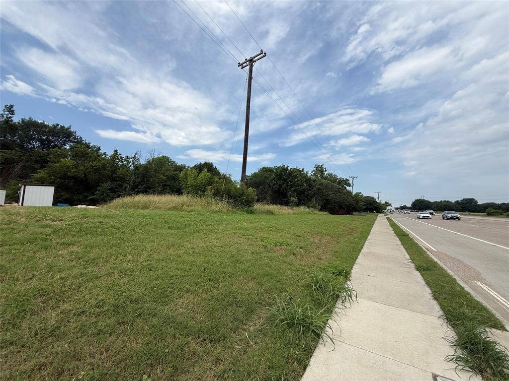 4724 E University Drive, Denton, TX 76208 4724 E University Drive, Denton, TX 76208