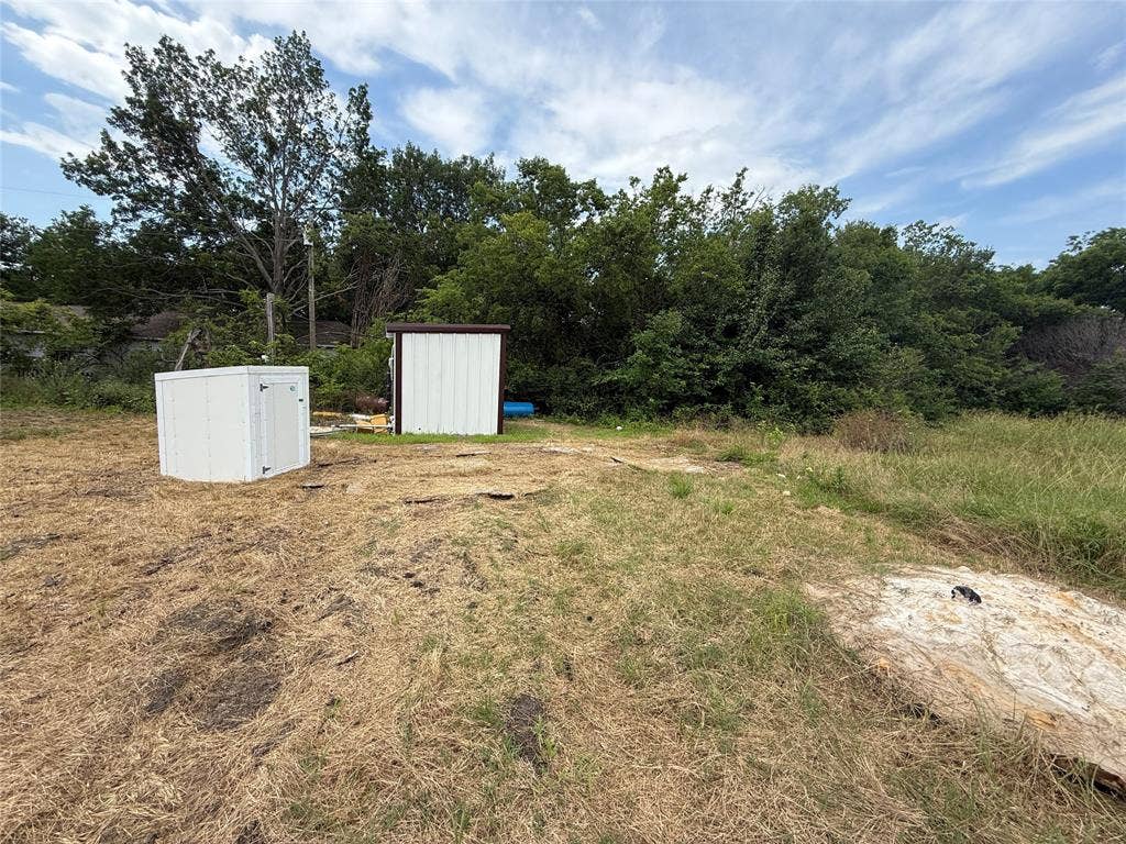 4724 E University Drive, Denton, TX 76208 4724 E University Drive, Denton, TX 76208
