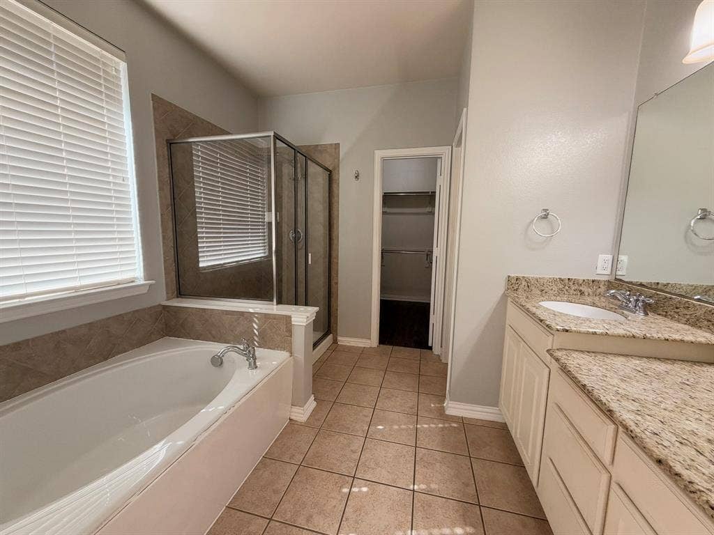 5016 Rushden Road, McKinney, TX 75070 Dual vanity with stone countertops and undermount sinks