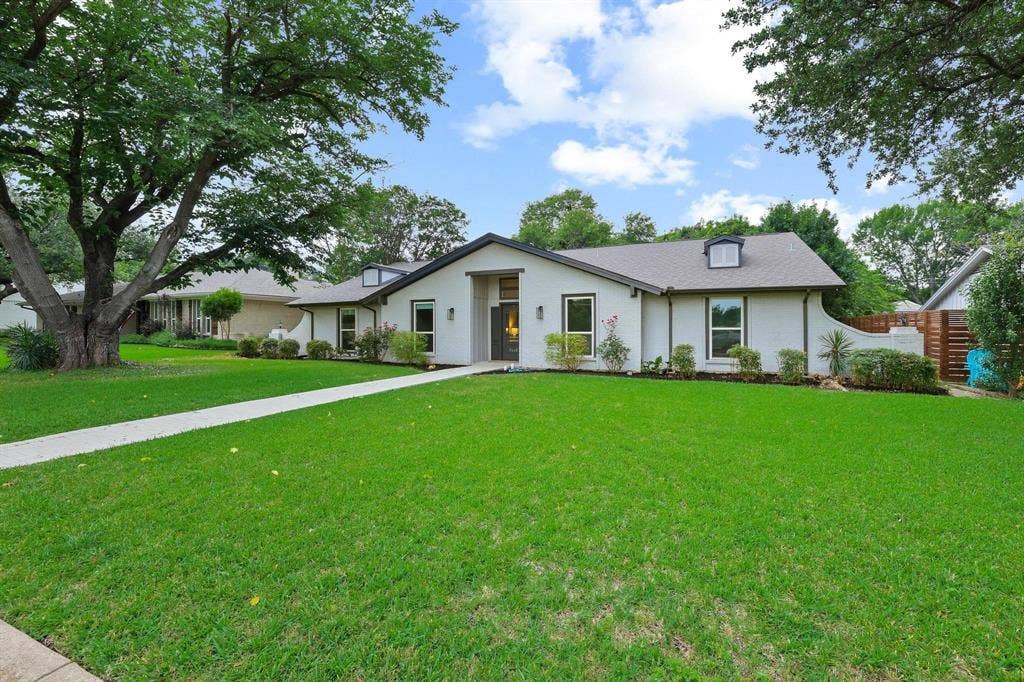 7668 La Cosa Drive, Dallas, TX 75248 7668 La Cosa Drive, Dallas, TX 75248