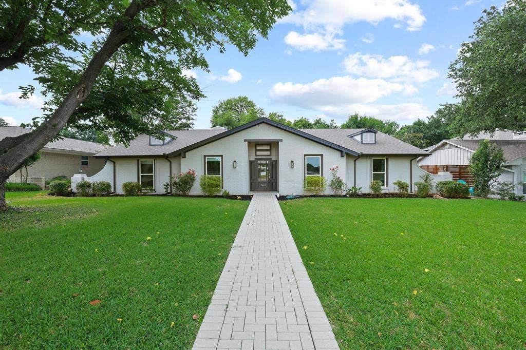 7668 La Cosa Drive, Dallas, TX 75248 7668 La Cosa Drive, Dallas, TX 75248