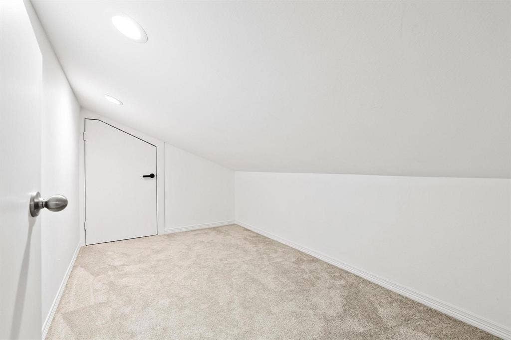 7668 La Cosa Drive, Dallas, TX 75248 Large storage closet in bonus room / 5th bedroom