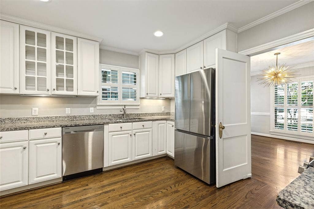 4329 Greenbrier Drive, University Park, TX 75225 Granite counters and ss appliances