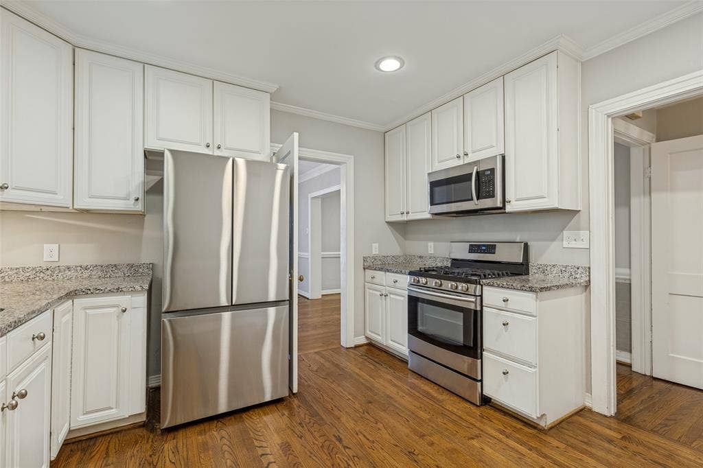 4329 Greenbrier Drive, University Park, TX 75225 4329 Greenbrier Drive, University Park, TX 75225