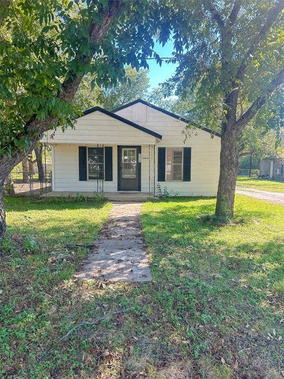 Property photo for 304 N Neches Street, Whitney, TX