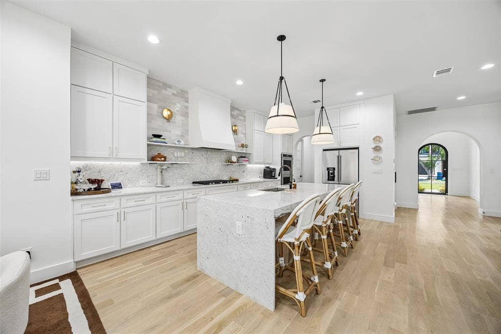 3722 Cortez Drive, Dallas, TX 75220 3722 Cortez Drive, Dallas, TX 75220