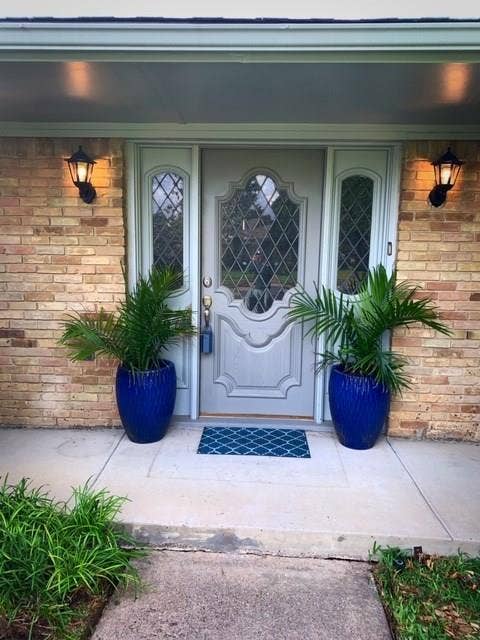 1813 University Drive, Richardson, TX 75081 1813 University Drive, Richardson, TX 75081