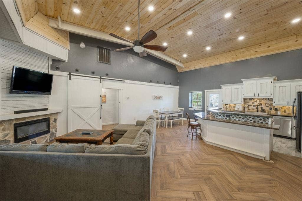 Barndominium Livingroom