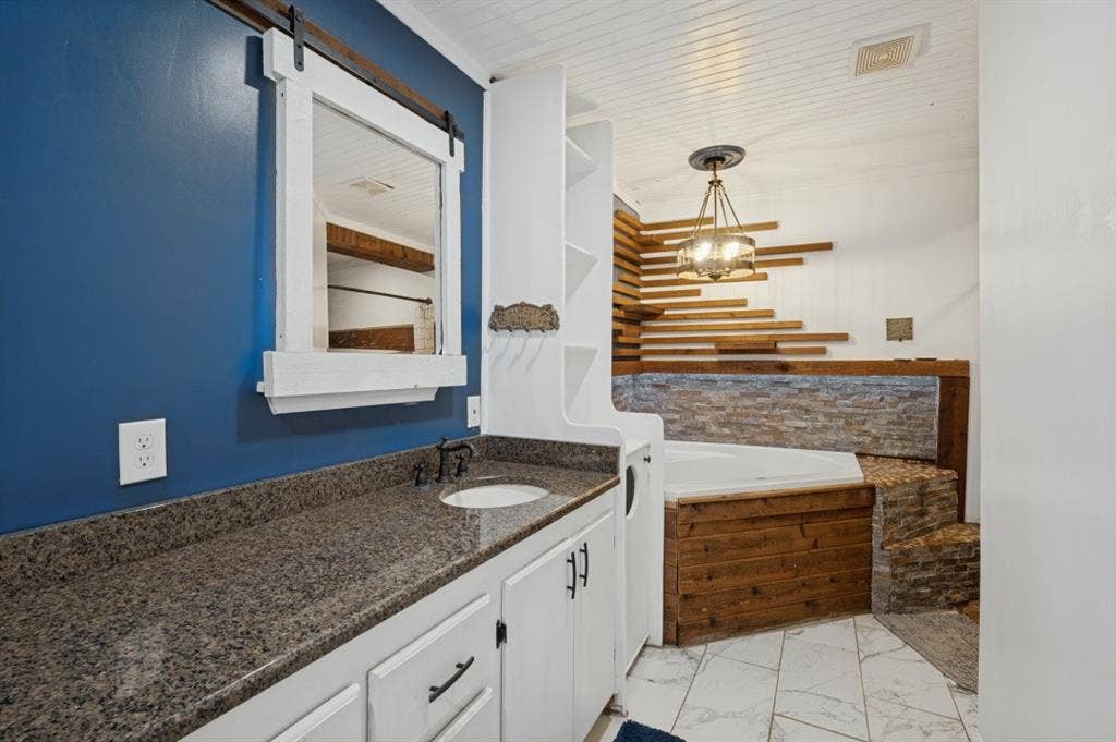 Barndominium Primary Bathroom