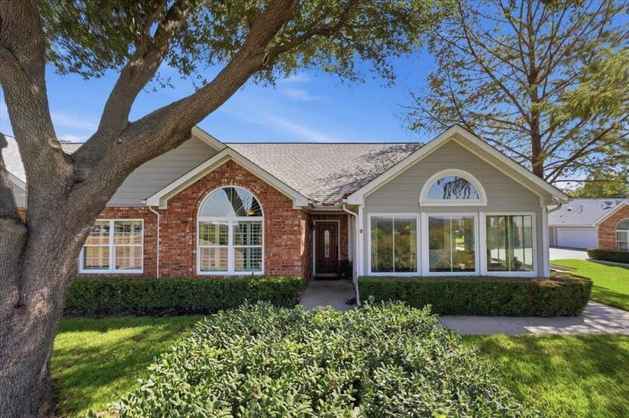 Property photo for 6137 Haley Lane, Fort Worth, TX
