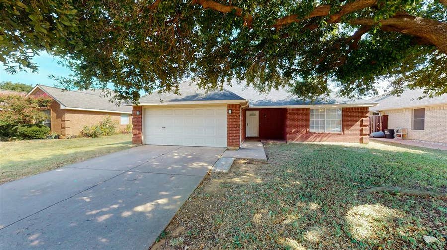 Property photo for 1402 Calais Court, Euless, TX