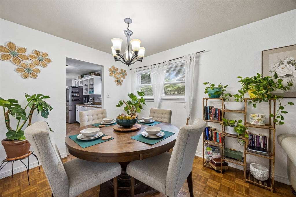 132 W Kenwood Drive, Garland, TX 75041 132 W Kenwood Drive, Garland, TX 75041