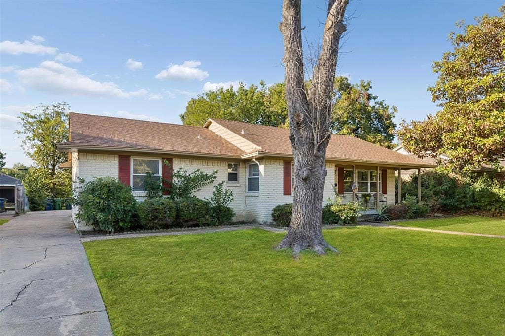 132 W Kenwood Drive, Garland, TX 75041 132 W Kenwood Drive, Garland, TX 75041