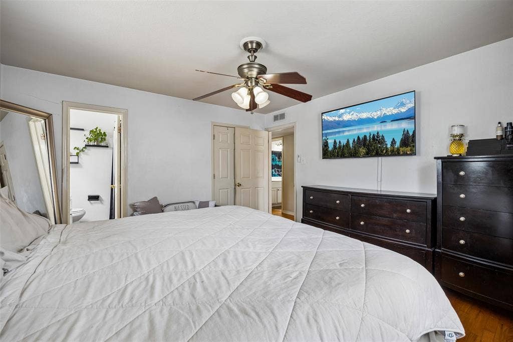 132 W Kenwood Drive, Garland, TX 75041 132 W Kenwood Drive, Garland, TX 75041