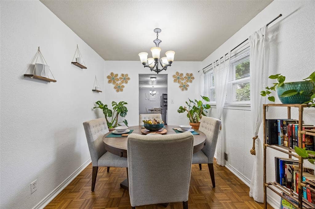 132 W Kenwood Drive, Garland, TX 75041 132 W Kenwood Drive, Garland, TX 75041