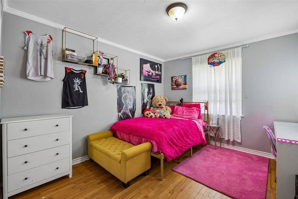132 W Kenwood Drive, Garland, TX 75041 132 W Kenwood Drive, Garland, TX 75041