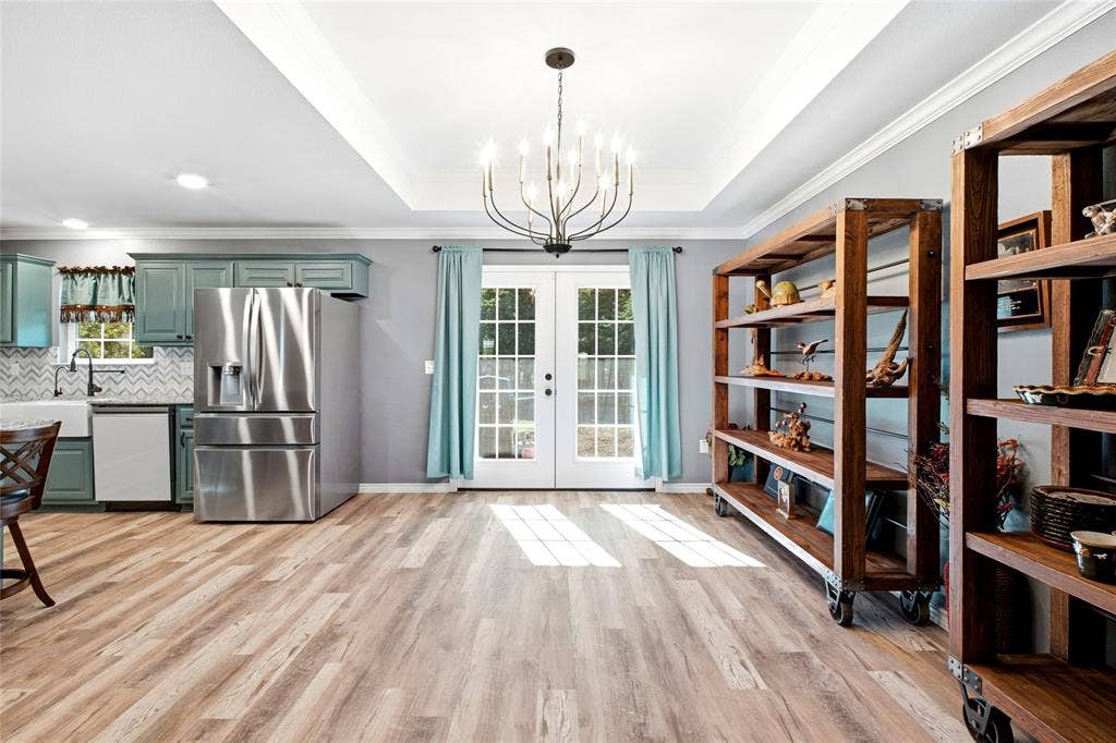 Dining room to fit all the friends and family at the table