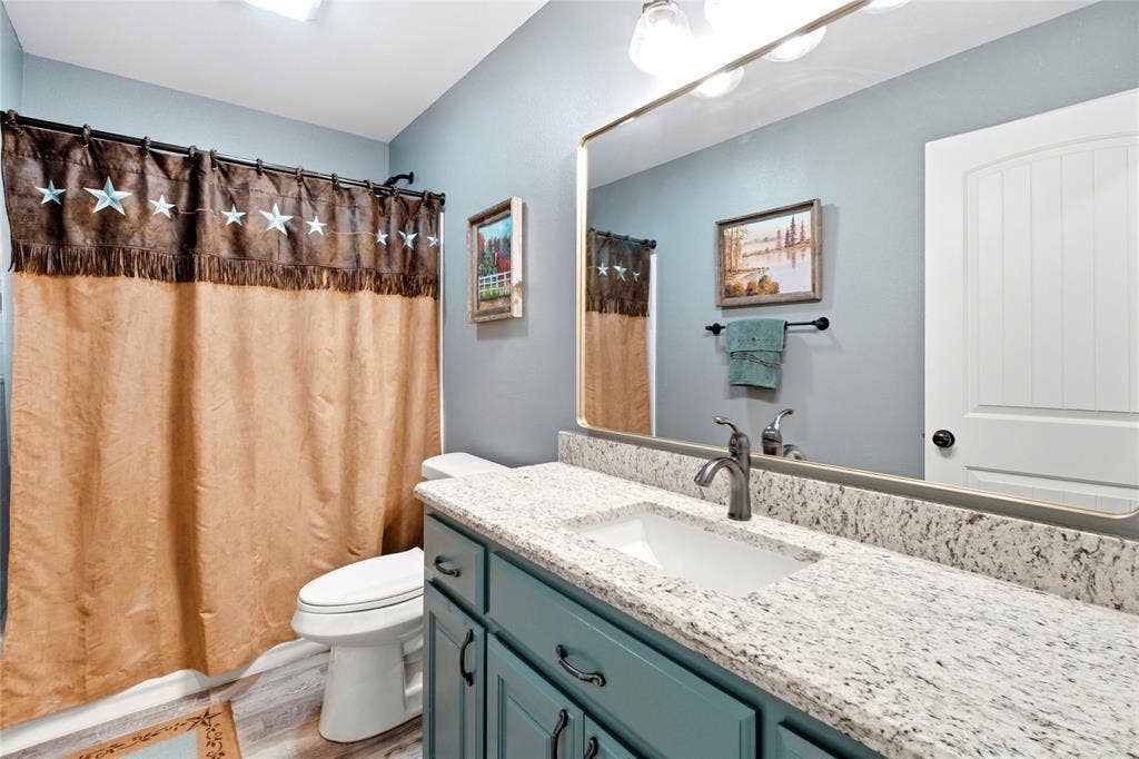 Lovely guest bath
