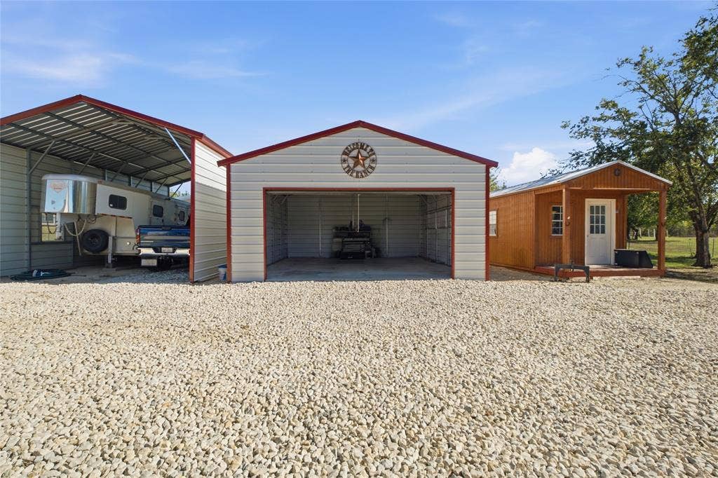 71 COUNTY RD 1266, Whitesboro, TX 76273