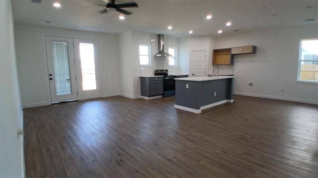 1700 E 10TH Avenue, Corsicana, TX 75110